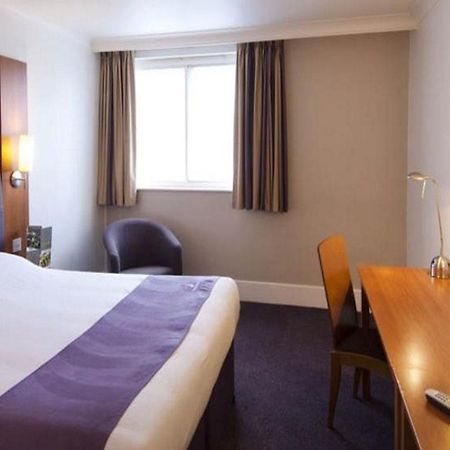 Premier Inn Liverpool Aintree Exterior photo